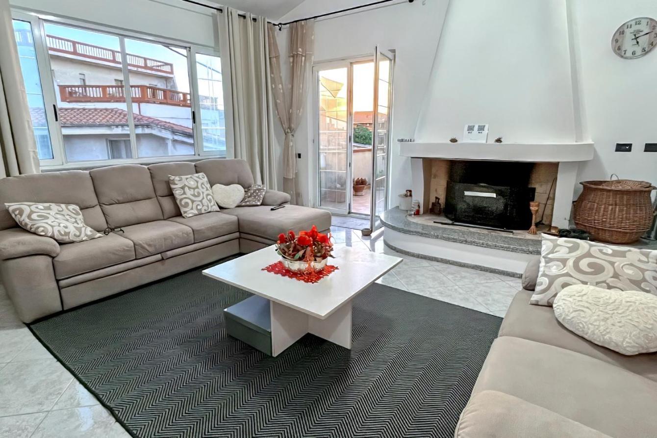 Luxury Home Cabras Centro Luaran gambar